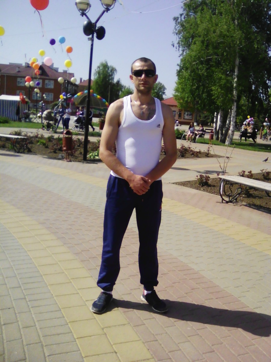 Знакомства Кущевская, фото мужчины Андрей, 39 лет, познакомится для флирта, любви и романтики, cерьезных отношений