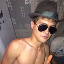  ,   Viktor, 31 ,   