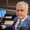  ,   Garth Davis, 60 ,   ,   , c 
