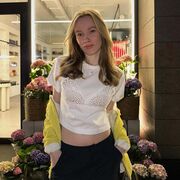  , 