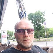  An Caislean Nua,  David, 46