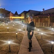  ,  Elena, 40