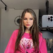  , 