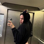  , 