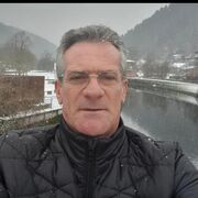  ,  Muki, 40