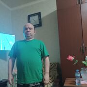  ,   Ruslan, 40 ,     