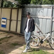  ,  Zubidullo, 18