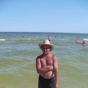  ,   Artem, 44 ,   ,   , c 