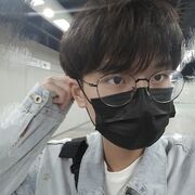  Donghai,  YIbo, 23