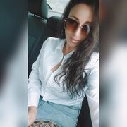  -,   Alexandra, 32 ,   ,   