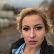  ,   Lana, 42 ,   c 