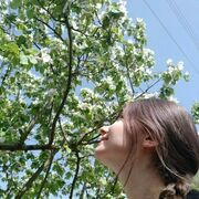  ,   Elli, 25 ,   ,   