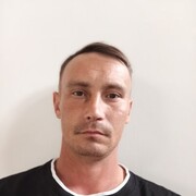  ,  Anton, 32