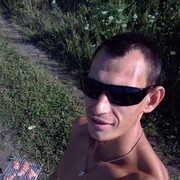  ,   Mikhail, 32 ,   