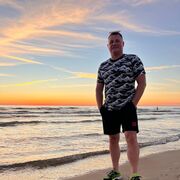  ,   Tomas, 36 ,   ,   