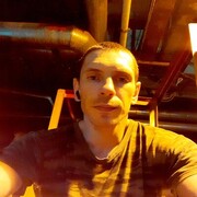  ,  Viktor, 29