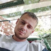  ,  Artem, 32