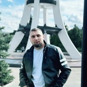  ,  Stefan, 32