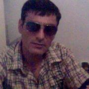  ,  Artur, 43