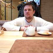  ,  Nik, 35