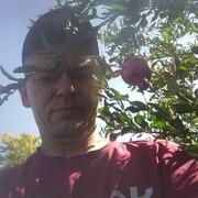  ,  Andrey, 32