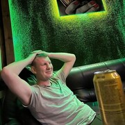  ,  Viktor, 37