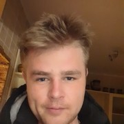  ,  Andrii, 32