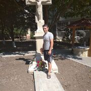 ,  Victor, 32