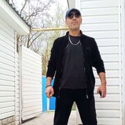  ,  Emir, 37