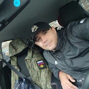  ,  Anton, 40