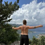  ,   Vladislav, 33 ,   ,   