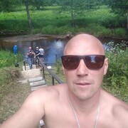  ,  Denis, 37