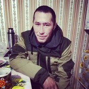 Знакомства Белоярский, мужчина Илья, 31