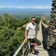  ,  Luka, 27