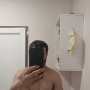 ,   Simon, 29 ,     