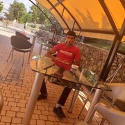  ,  Arman, 22