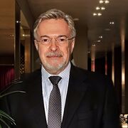  ,   Anton, 64 ,   ,   