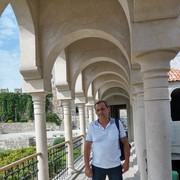  ,   Sandro, 39 ,   