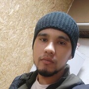  ,  Islombek, 27