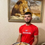  ,  Dima, 27