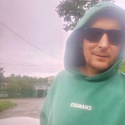  ,  Artem, 32