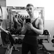  ,  Niko, 29
