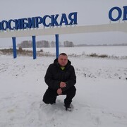  ,  Viktor, 40