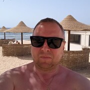  ,   NIKI, 42 ,     , c 