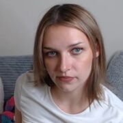  , 