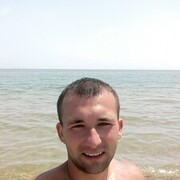  ,  Vania, 27