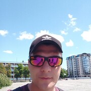  ,  Makc, 36