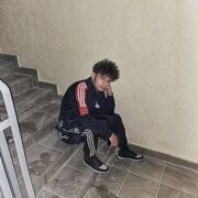  ,  Leon, 22