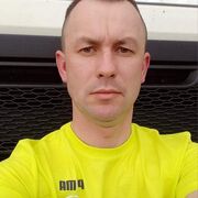  ,  Arunas, 37