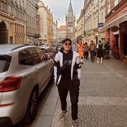  ,  Marin, 24